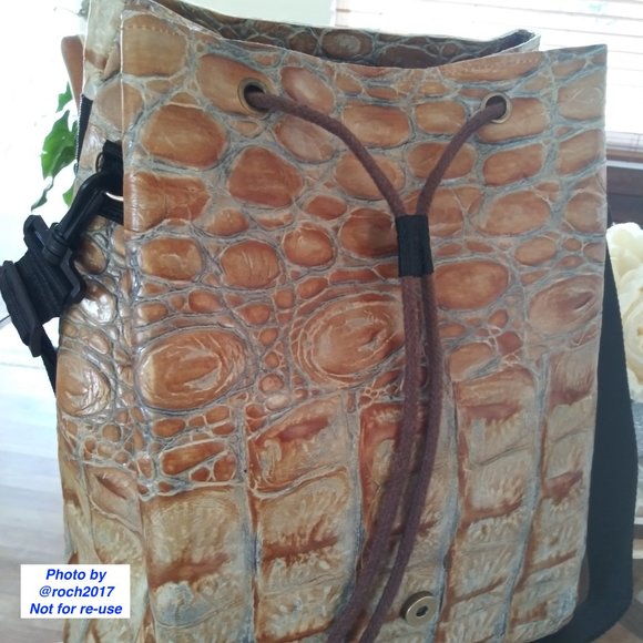 Monstera Leaf Leather Convertible Backpack - Picture 8 of 16